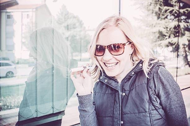 E-Zigaretten explores the first e cigarette ever made with a fresh historical review and modern vaping insights